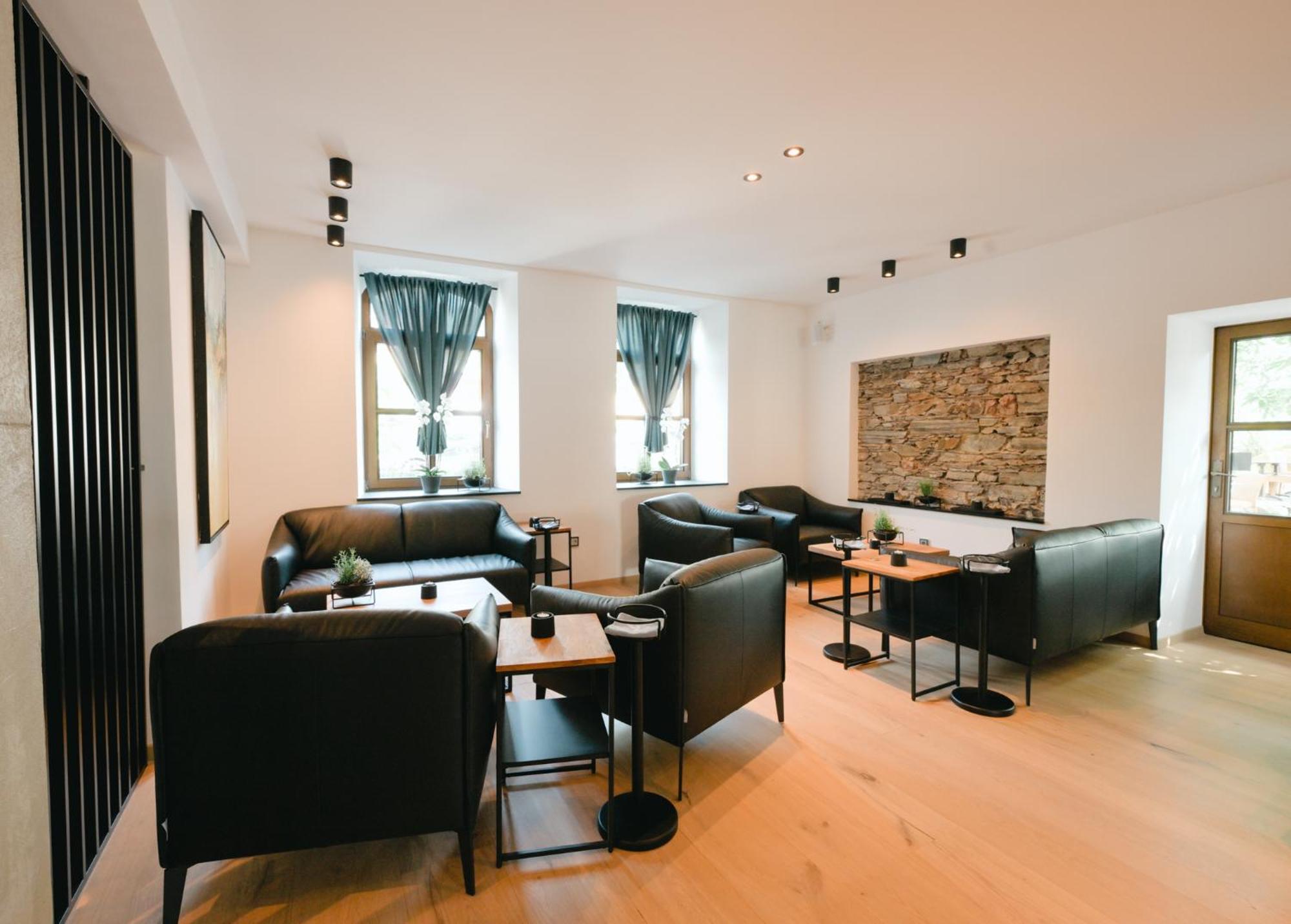 Altes Kelterhaus & Plein Hotel By Markus Plein Wintrich Extérieur photo