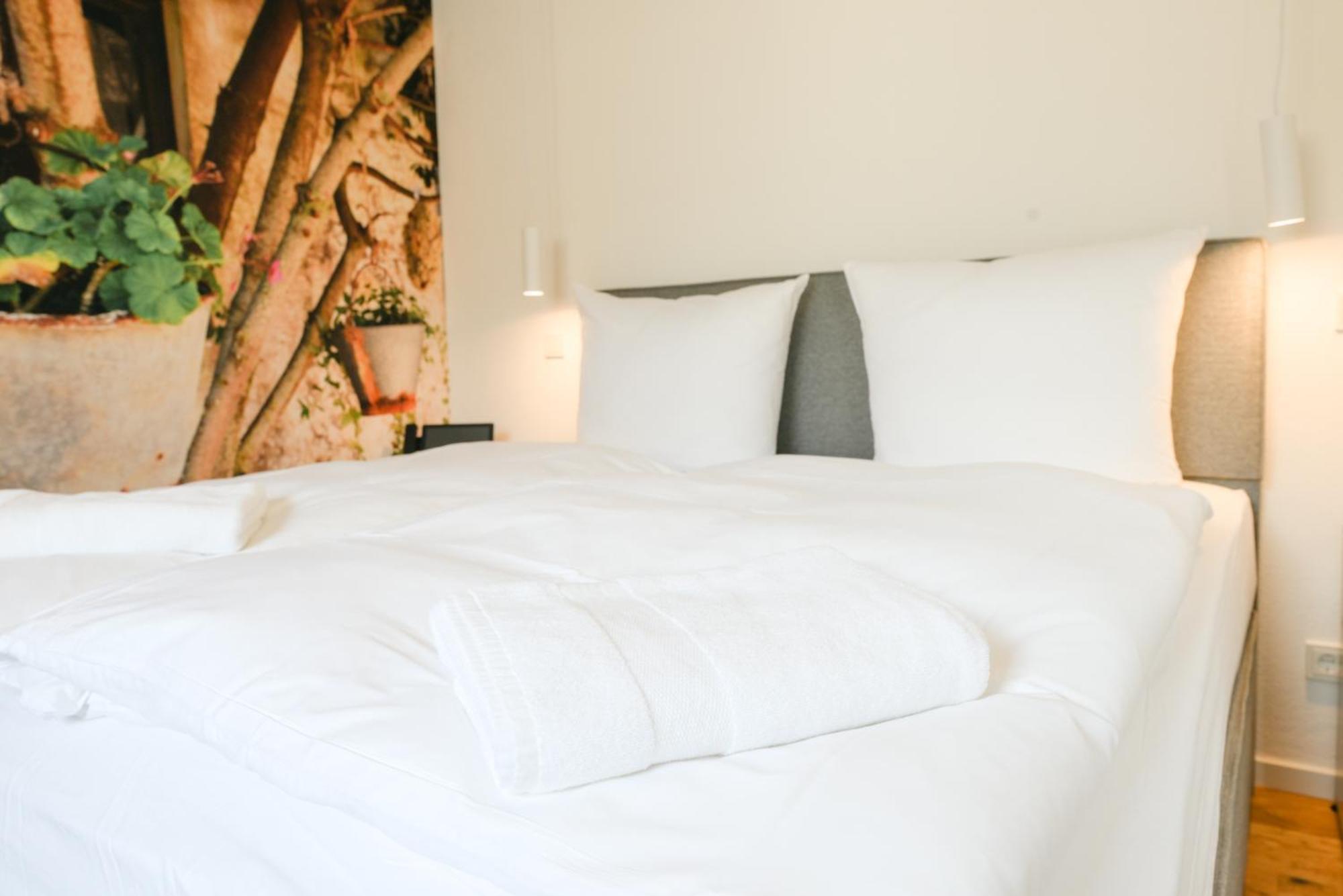 Altes Kelterhaus & Plein Hotel By Markus Plein Wintrich Extérieur photo